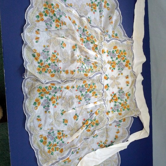 Vintage handmade cotton handkerchief half apron - Picture 5 of 5
